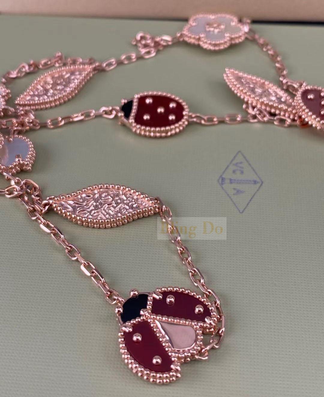 Lucky Spring bracelet, 5 motifs 18K rose gold, Carnelian, Mother